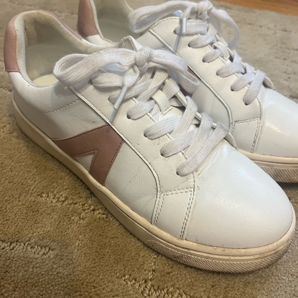 MIA brand low top shoes - size 7 - Picture 1 of 2
